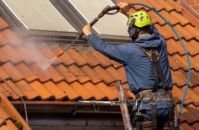 Démoussage et hydrofuge de toiture à Londe